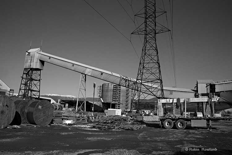 Conveyer and transmission tower at RTA KMP  Robin Rowland photo