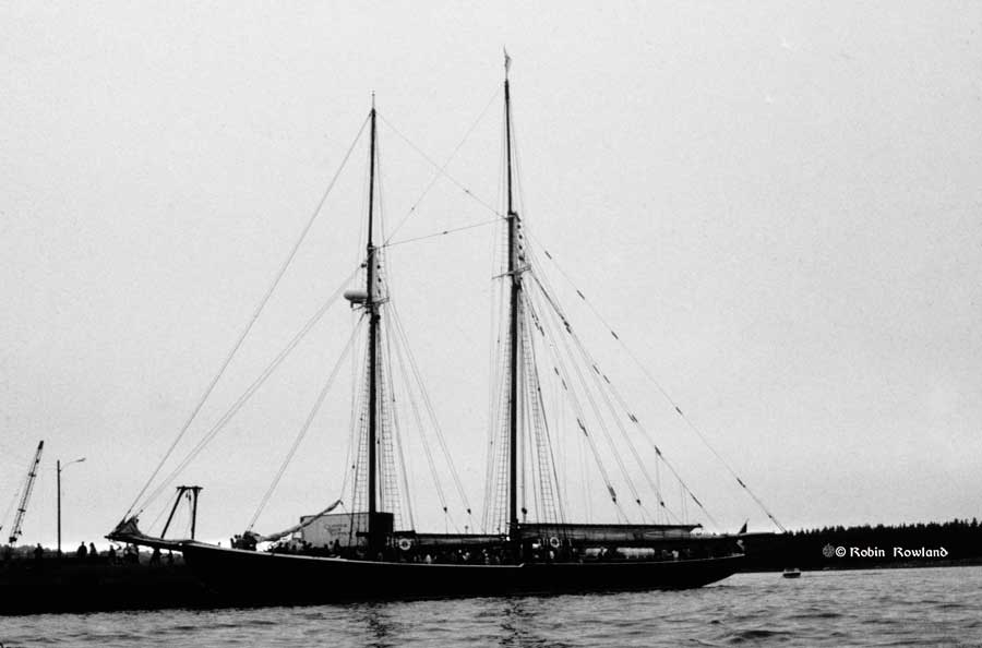 bluenoseII_3bwbf